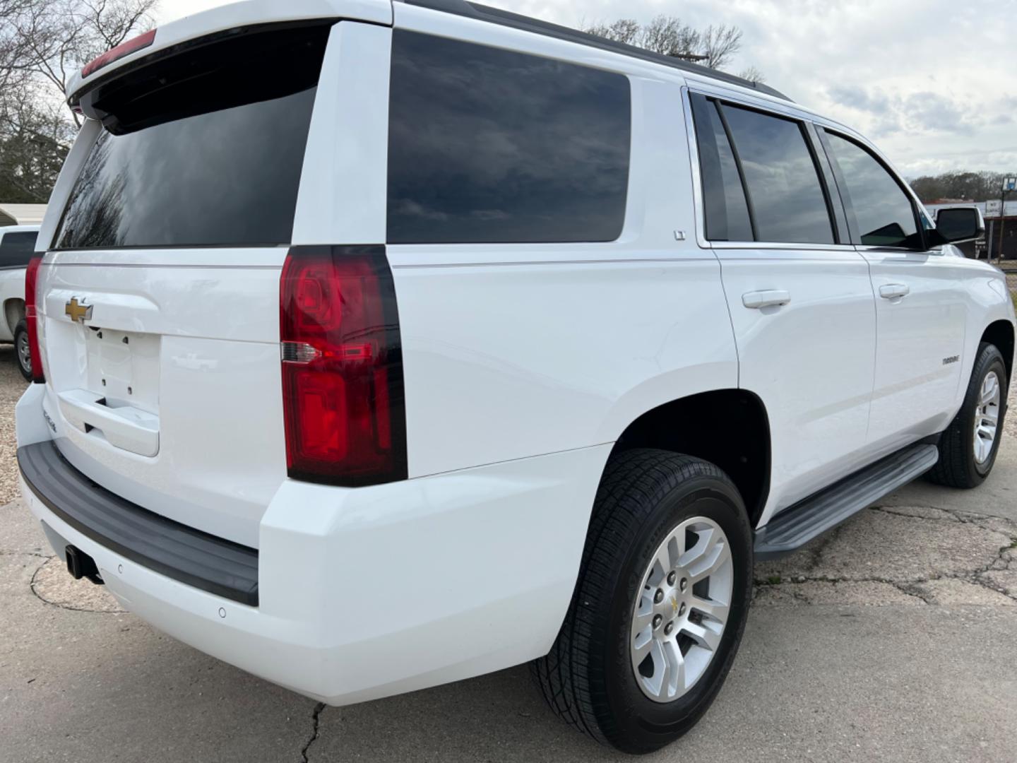 2015 White /Tan Chevrolet Tahoe LT (1GNSCBKC2FR) with an 5.3L V8 engine, Automatic transmission, located at 4520 Airline Hwy, Baton Rouge, LA, 70805, (225) 357-1497, 30.509325, -91.145432 - 2015 Chevy Tahoe LT 5.3 V8 Gas, 146K Miles, All Power, Heated Leather Seats, 7 Passenger Seating, Bose, Backup Camera, Tow Pkg. NO IN HOUSE FINANCING. FOR INFO PLEASE CONTACT JEFF AT 225 357-1497 CHECK OUT OUR A+ RATING WITH THE BETTER BUSINESS BUREAU WE HAVE BEEN A FAMILY OWNED AND OPERATED BUSINES - Photo#5